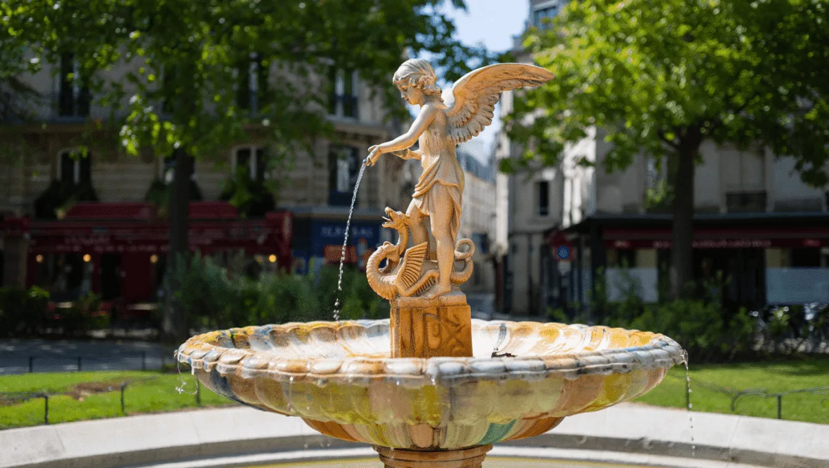 Après 18 mois de travaux, cette fontaine parisienne va retrouver ses couleurs d’origine