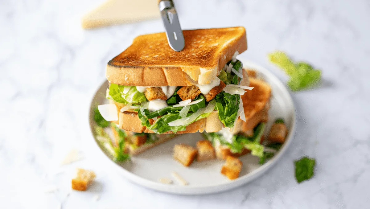 Si vous aimez la salade César, ce sandwich César va vous rendre totalement dingue et change du jambon-beurre