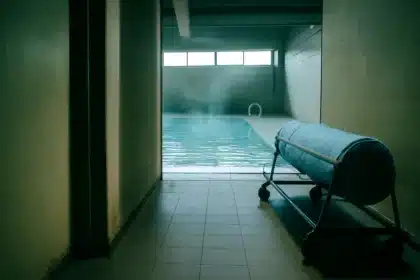 Comment profiter pleinement de sa piscine intérieure en hiver?